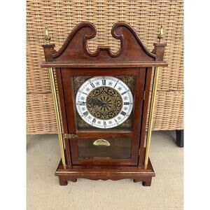 Vintage Anyique Wooden Mantel Clock with Brass Accents (WORKS PERFECTLY)